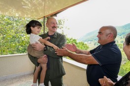 President Ilham Aliyev inspected restoration works in Shusha’s Kichik Galaderesi village and met with returning residents - PHOTO 
