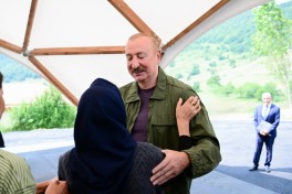 President Ilham Aliyev inspected restoration works in Shusha’s Kichik Galaderesi village and met with returning residents - PHOTO 