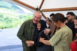 President Ilham Aliyev inspected restoration works in Shusha’s Kichik Galaderesi village and met with returning residents - PHOTO 
