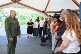 President Ilham Aliyev inspected restoration works in Shusha’s Kichik Galaderesi village and met with returning residents - PHOTO 