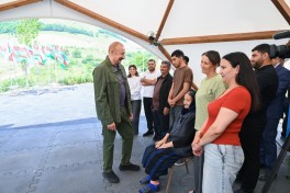 President Ilham Aliyev inspected restoration works in Shusha’s Kichik Galaderesi village and met with returning residents - PHOTO 