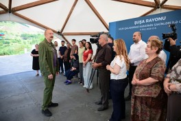 President Ilham Aliyev inspected restoration works in Shusha’s Kichik Galaderesi village and met with returning residents - PHOTO 
