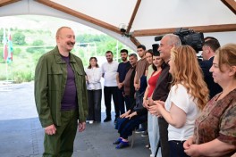 President Ilham Aliyev inspected restoration works in Shusha’s Kichik Galaderesi village and met with returning residents - PHOTO 