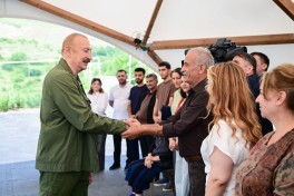 President Ilham Aliyev inspected restoration works in Shusha’s Kichik Galaderesi village and met with returning residents - PHOTO 