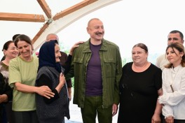 President Ilham Aliyev inspected restoration works in Shusha’s Kichik Galaderesi village and met with returning residents - PHOTO 