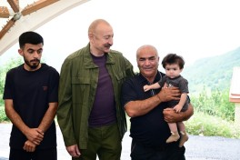 President Ilham Aliyev inspected restoration works in Shusha’s Kichik Galaderesi village and met with returning residents - PHOTO 