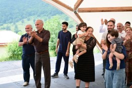 President Ilham Aliyev inspected restoration works in Shusha’s Kichik Galaderesi village and met with returning residents - PHOTO 