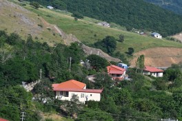 President Ilham Aliyev inspected restoration works in Shusha’s Kichik Galaderesi village and met with returning residents - PHOTO 