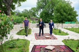 President Ilham Aliyev reviewed new buildings of “Yasaman” Hotel in Shusha