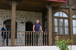 President Ilham Aliyev reviewed new buildings of “Yasaman” Hotel in Shusha