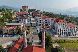 President Ilham Aliyev reviewed progress under public-private partnership project on Garabagh Street in Shusha
