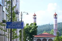 President Ilham Aliyev reviewed progress under public-private partnership project on Garabagh Street in Shusha
