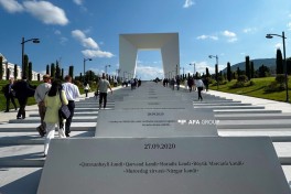 Participants of 4th Shusha Global Media Forum visit Victory Park in Khankendi - PHOTO 