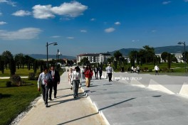Participants of 4th Shusha Global Media Forum visit Victory Park in Khankendi - PHOTO 
