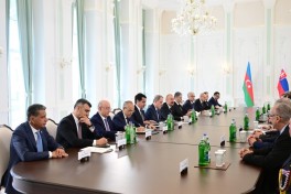 President Ilham Aliyev held expanded meeting with Slovak President in Shusha - PHOTO 
