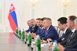 President Ilham Aliyev held expanded meeting with Slovak President in Shusha - PHOTO 