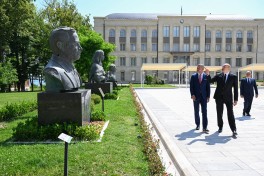 Presidents Ilham Aliyev and Peter Pellegrini viewed bullet-riddled busts of Azerbaijan’s prominent figures in Shusha