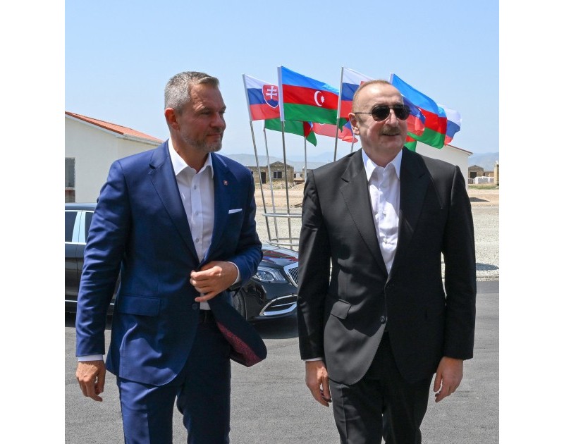 Azerbaijani and Slovak Presidents review reconstruction work in Aghdam's Bash Garvand village - PHOTO 