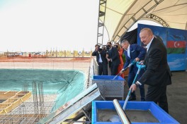 Azerbaijani and Slovak Presidents review reconstruction work in Aghdam's Bash Garvand village - PHOTO 