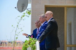 Azerbaijani and Slovak Presidents review reconstruction work in Aghdam's Bash Garvand village - PHOTO 