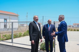 Azerbaijani and Slovak Presidents review reconstruction work in Aghdam's Bash Garvand village - PHOTO 