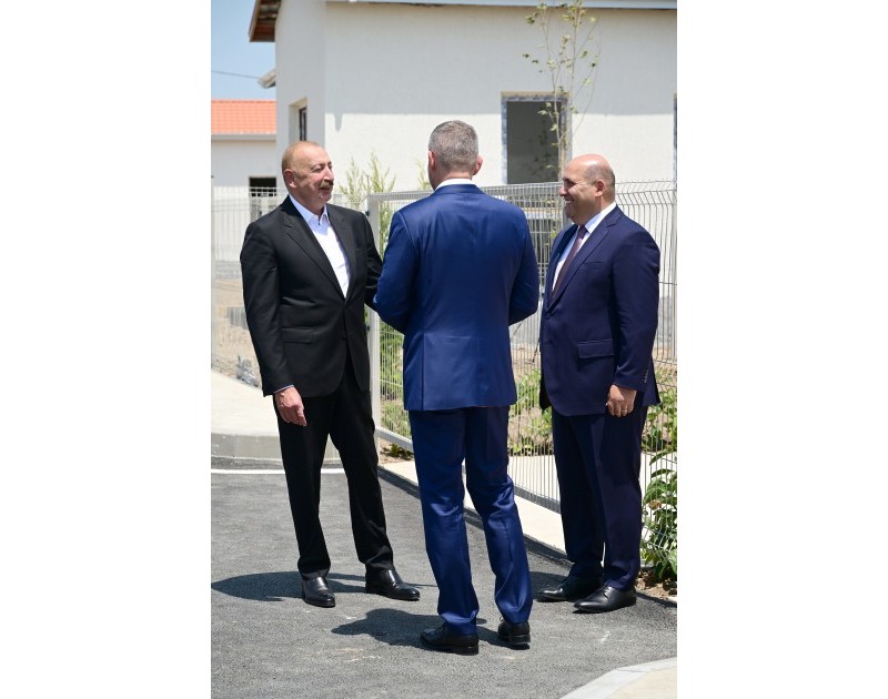 Azerbaijani and Slovak Presidents review reconstruction work in Aghdam's Bash Garvand village - PHOTO 