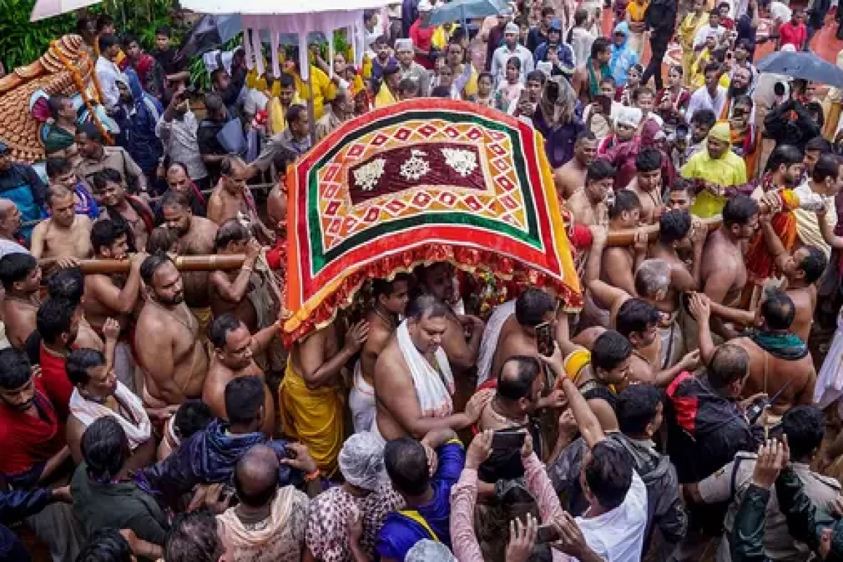 Puri Rath Yatra: One devotee dies, 100 injured in stampede-like incident during grand procession