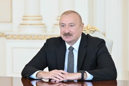 President Ilham Aliyev received John Deere delegation