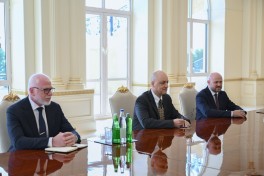 President Ilham Aliyev received John Deere delegation