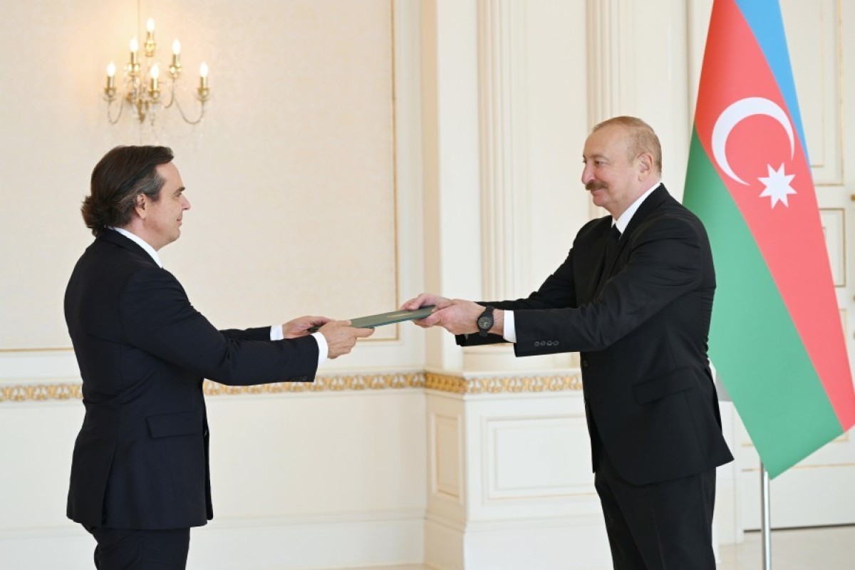 President Ilham Aliyev receives credentials of newly appointed Brazilian ambassador to Azerbaijan