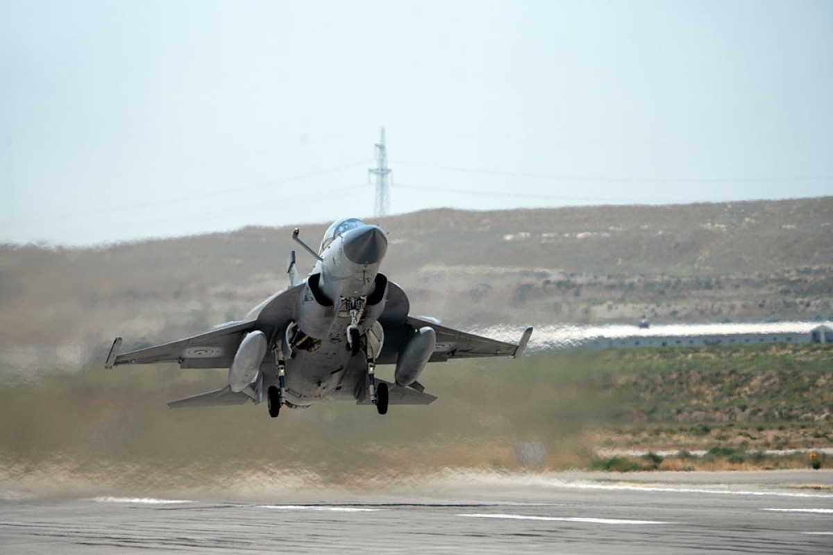 Azerbaijani Air Force pilots conduct combat training flights with JF-17C, Su-25ML and L-39 aircraft - PHOTO 