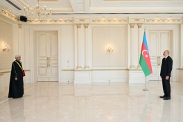 President Ilham Aliyev receives newly appointed Omani ambassador