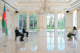 President Ilham Aliyev received credentials of Ireland’s newly appointed ambassador