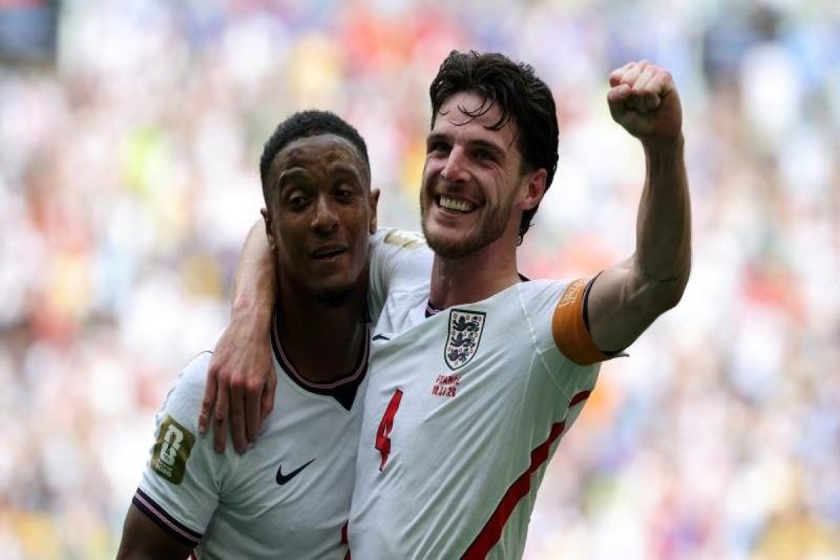 England hold off France to finish third at World Cup