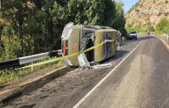 Military ambulance overturns in Armenia - PHOTO 