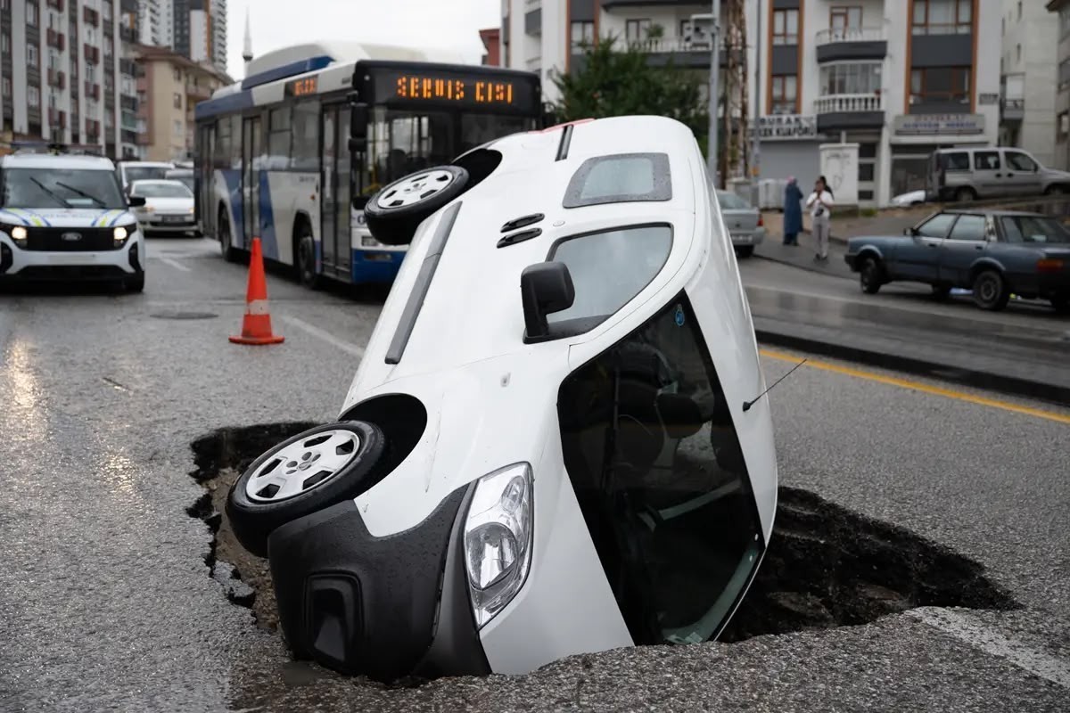 One person killed in severe storms in Türkiye, warning issued for 35 provinces