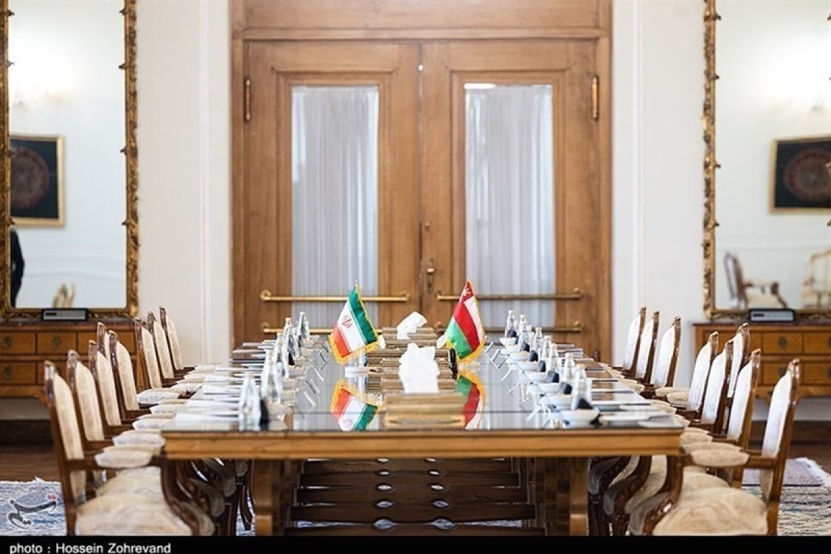 Iran and Oman hold talks on Strait of Hormuz
