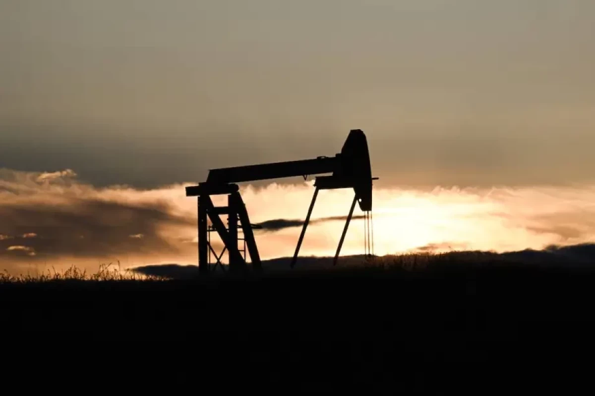 Oil prices fall sharply after a pause in fighting between US and Iran
