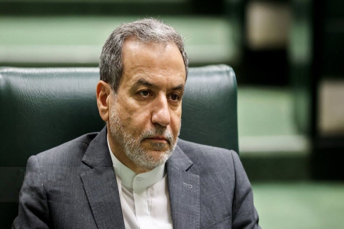 Iranian foreign minister speaks with Ukrainian counterpart
