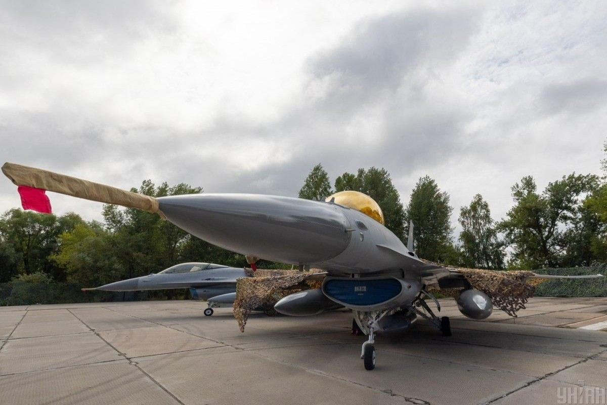 F-16 fighter jet crashes in Ukraine