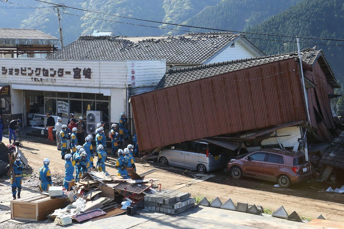 Death toll from Japan quake rises to 34 as rescue efforts continue