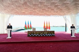 President Ilham Aliyev presents Kyrgyz President Sadyr Japarov with Heydar Aliyev Order - PHOTO 