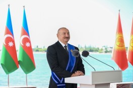 Azerbaijani, Kyrgyz presidents make press statements - PHOTO 