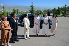 First Lady Mehriban Aliyeva visited “Altyn Balalyk” Health and Rehabilitation Center in Cholpon-Ata - PHOTO 
