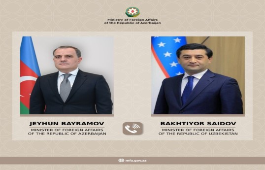 Azerbaijan and Uzbekistan FMs discuss regional issues in phone call
