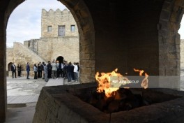 Participants of international conference visit Ateshgah Temple Complex-PHOTO 