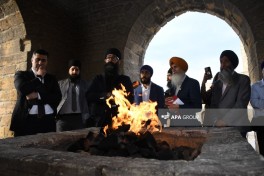 Participants of international conference visit Ateshgah Temple Complex-PHOTO 
