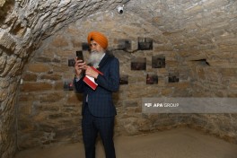 Participants of international conference visit Ateshgah Temple Complex-PHOTO 