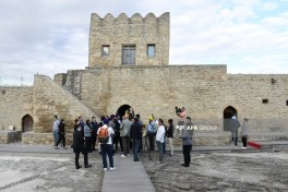 Participants of international conference visit Ateshgah Temple Complex-PHOTO 