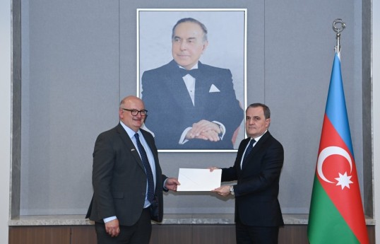 UK’s newly appointed ambassador to Azerbaijan presents credentials to FM Bayramov